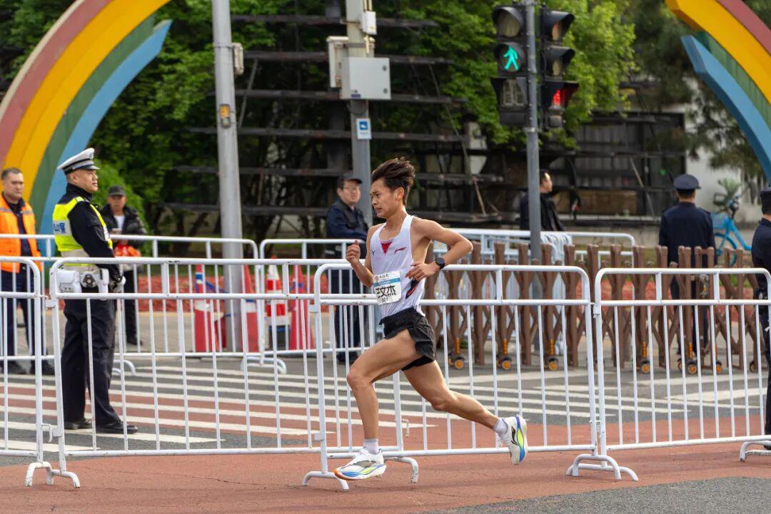 九游网页版-历史性认证！中国男子中长跑第一人，是他！